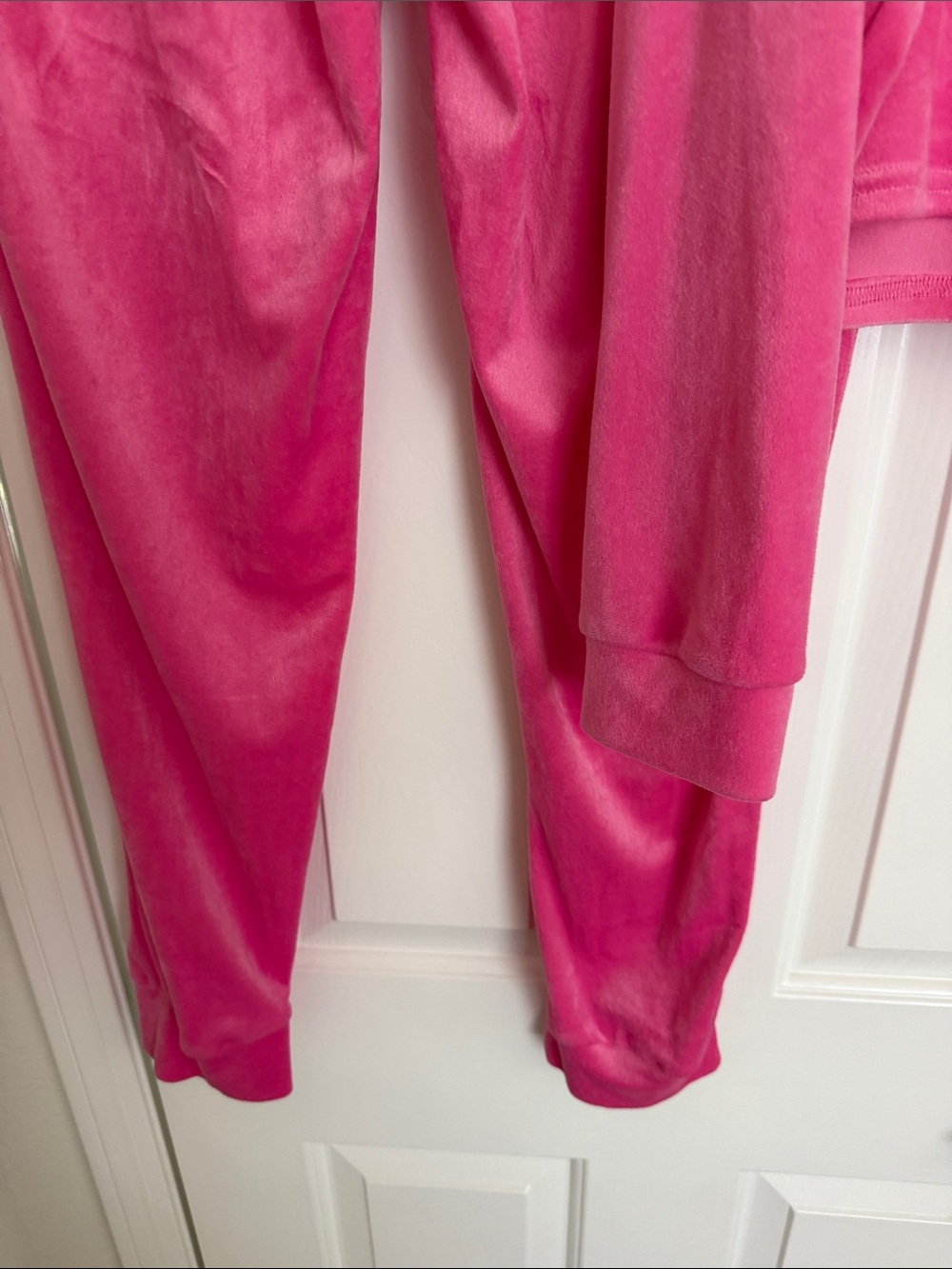 Juicy Couture Hot Pink Velour Hoodie & Joggers Set - Picture 5 of 9